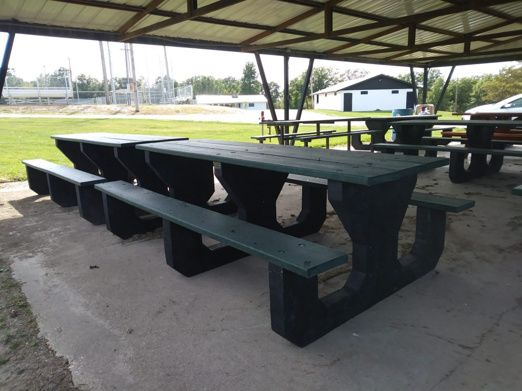 Picnic Tables made of Recycled Tires